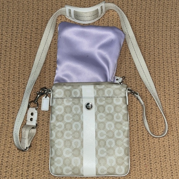 - Coach Crossbody Bag EUC - Picture 3 of 11